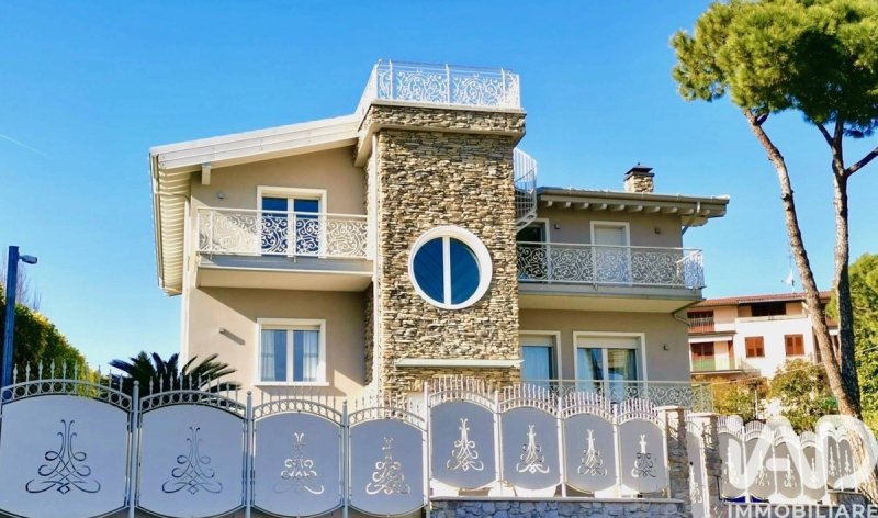 Villa a Desenzano del Garda