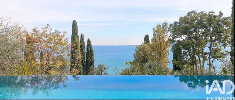 Villa a Padenghe sul Garda