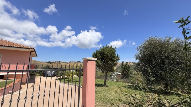 Casa indipendente a Morro d'Oro