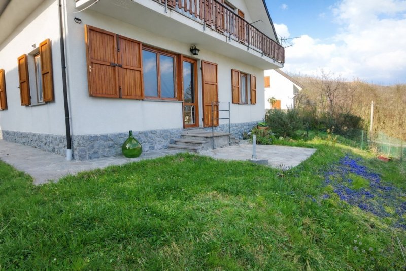 Vrijstaande woning in Torriglia