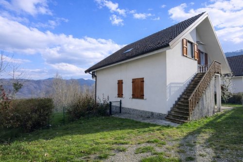 Vrijstaande woning in Torriglia