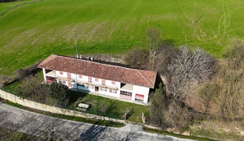 Casa indipendente a Borgomale