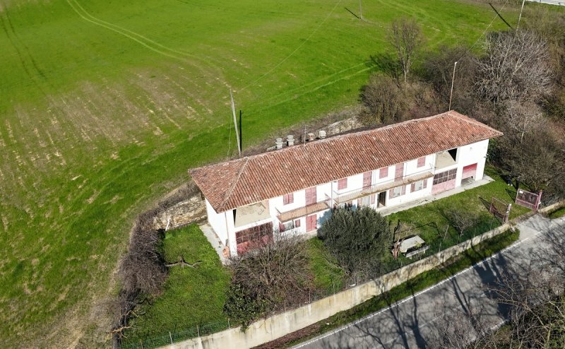 Casa indipendente a Borgomale