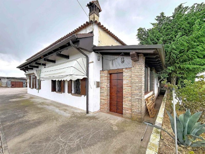 Villa i Rivarolo Mantovano