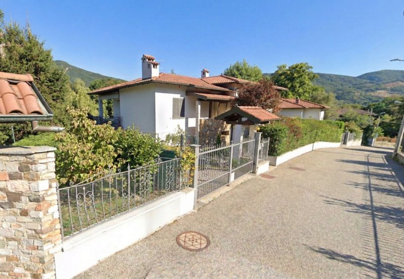 Villa in Besano