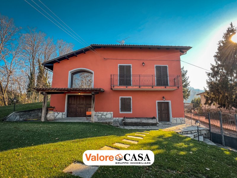 Detached house in Mombaldone