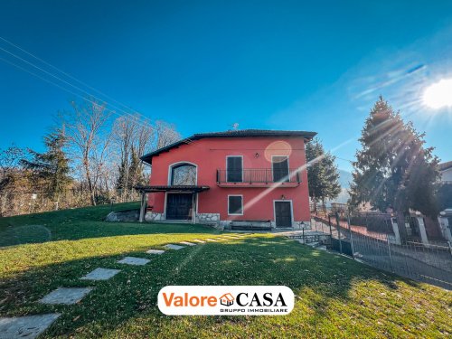 Detached house in Mombaldone