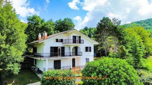 Detached house in Ponzone