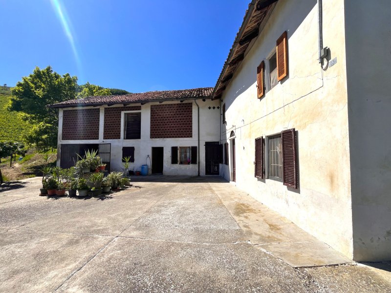 Huis op het platteland in Neive