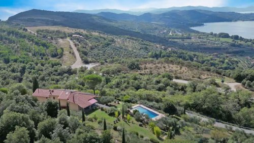 Villa in Passignano sul Trasimeno