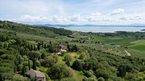 Villa in Passignano sul Trasimeno
