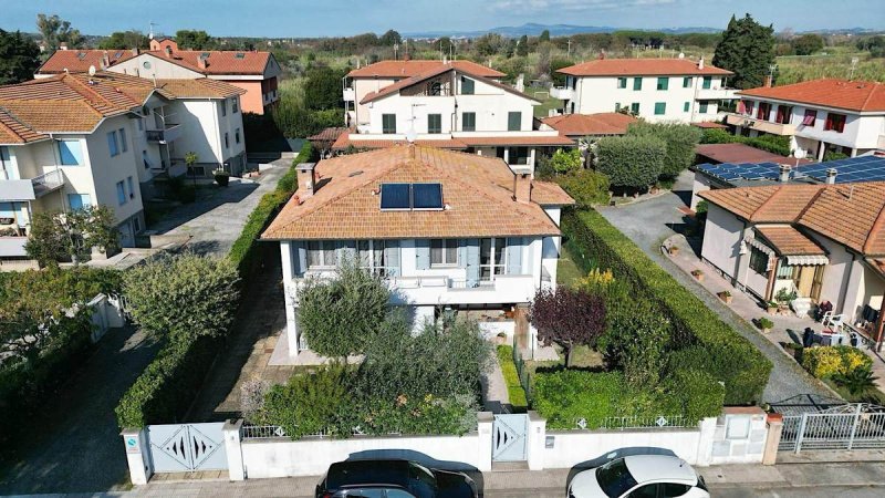 Villa in Cecina