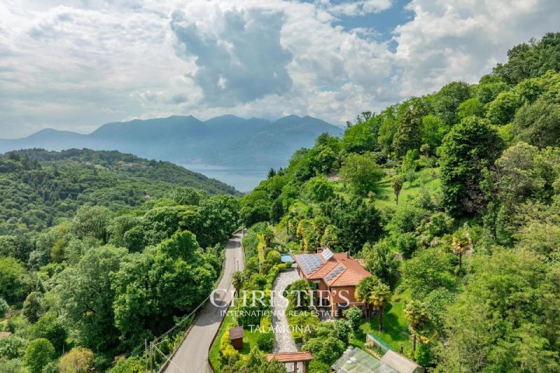 Villa i Dumenza