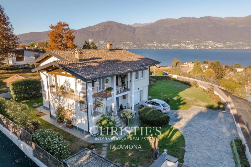 Detached house in Porto Valtravaglia