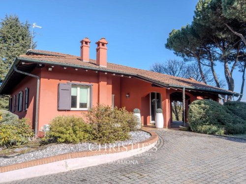 Villa à Dormelletto