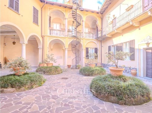 Villa i Porto Valtravaglia