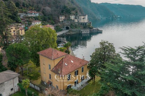 Villa a Maccagno con Pino e Veddasca