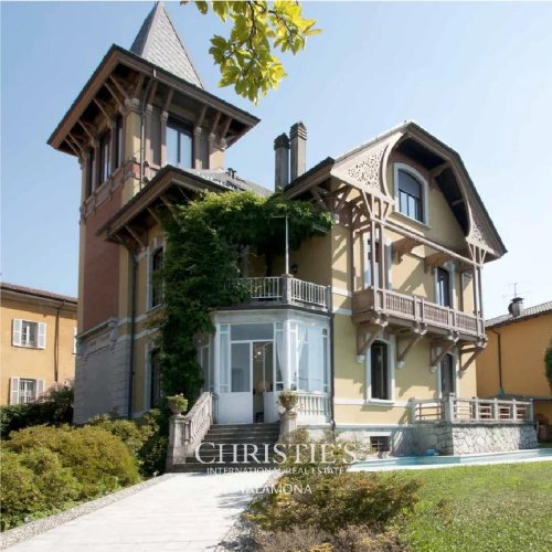Villa i Porto Valtravaglia