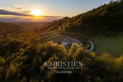 Villa i Serravalle Langhe