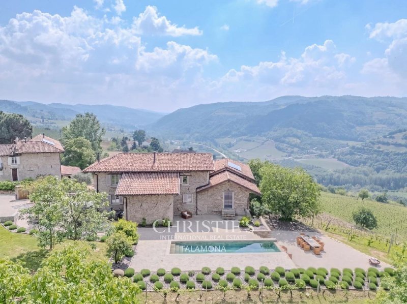 Villa a Cossano Belbo