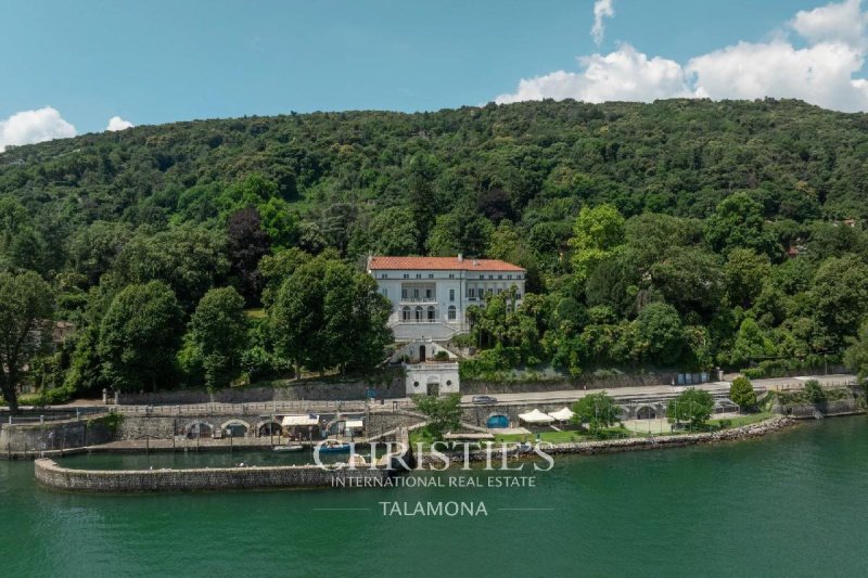 Villa in Belgirate