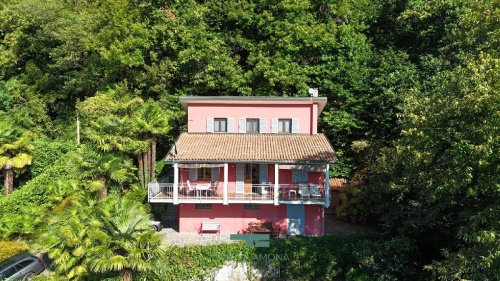 Villa i Porto Valtravaglia