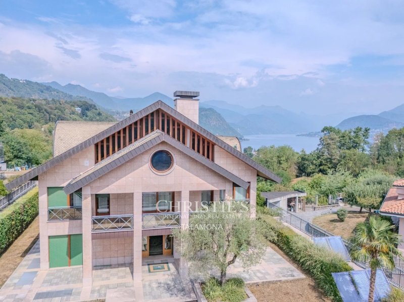 Moradia em San Maurizio d'Opaglio