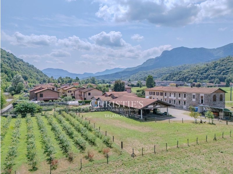 Villa en Montegrino Valtravaglia