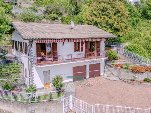 Vrijstaande woning in Maccagno con Pino e Veddasca