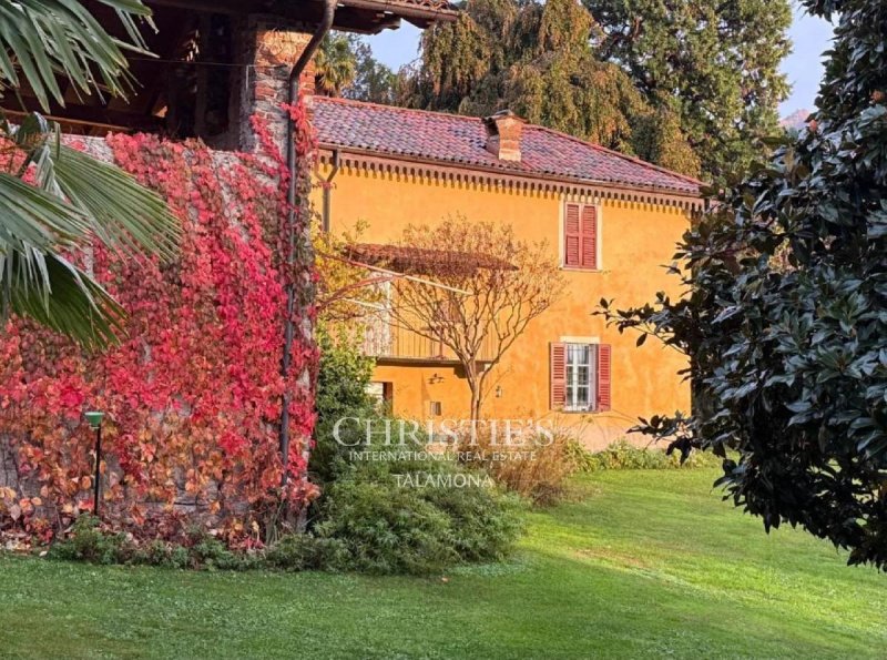 Villa in Castelveccana