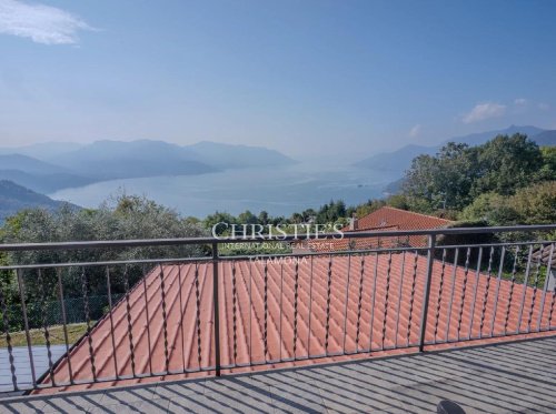 Apartamento en Maccagno con Pino e Veddasca