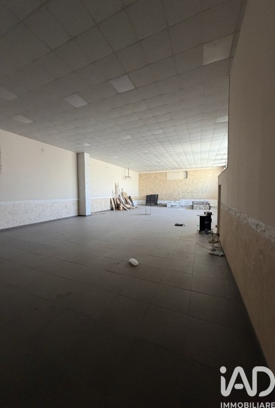 Inmueble comercial en Nápoles