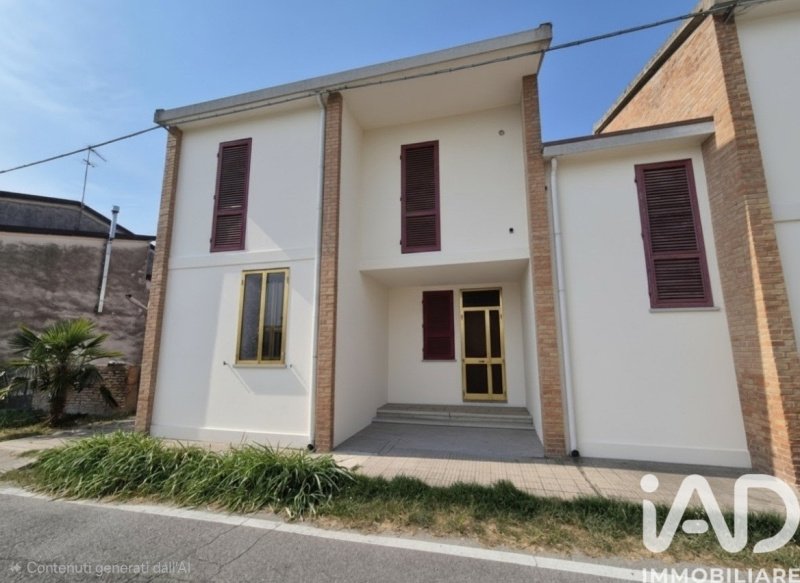Casa geminada em Ariano nel Polesine