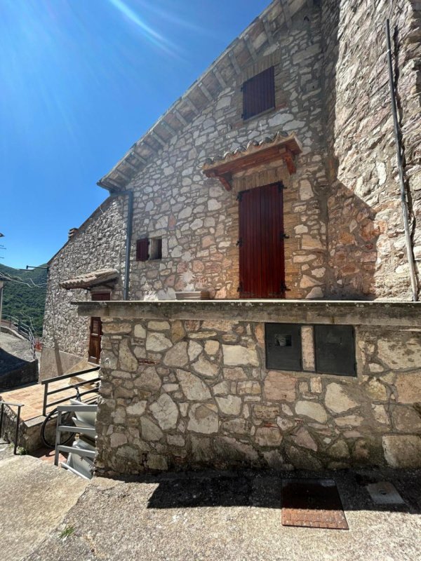 Maison individuelle à Scheggino
