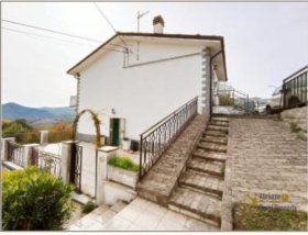 Casa de campo em Roccaspinalveti