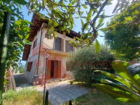 Semi-detached house in Barbania
