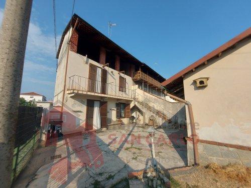 Casa geminada em Cirié