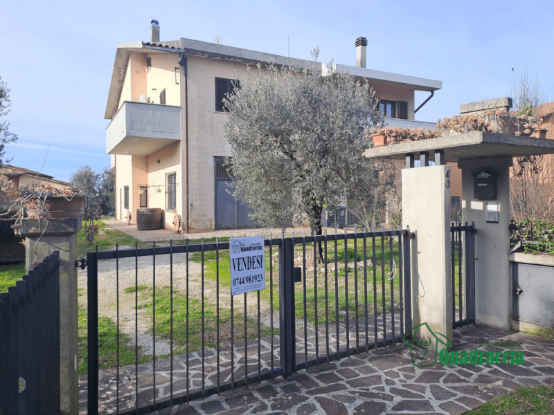 Casa geminada em Amelia