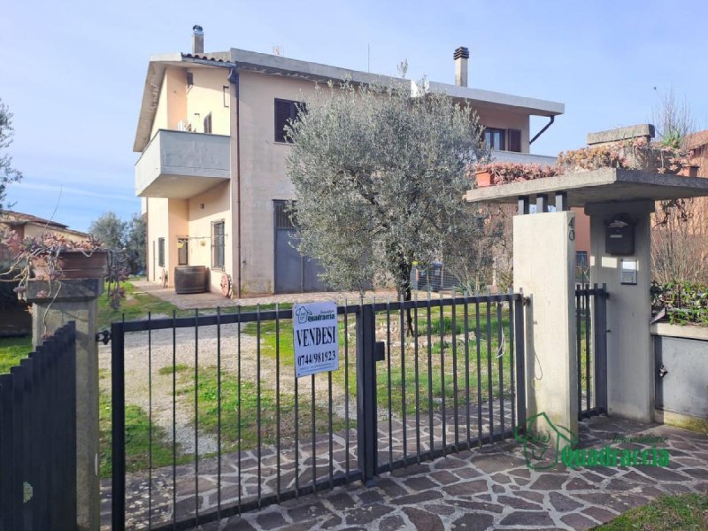 Casa geminada em Amelia