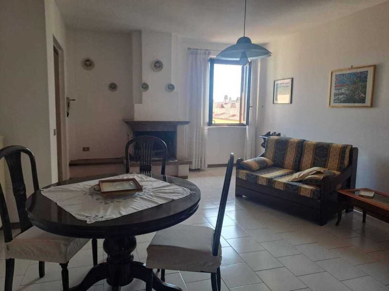Apartamento em Amelia