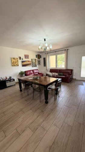 Apartamento em Amelia