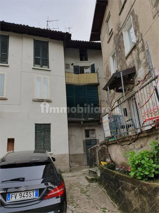 Palace in Asso