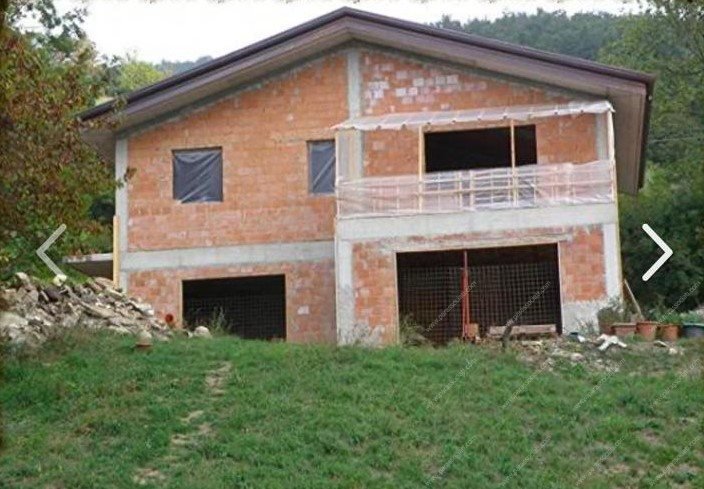 Moradia em Compiano