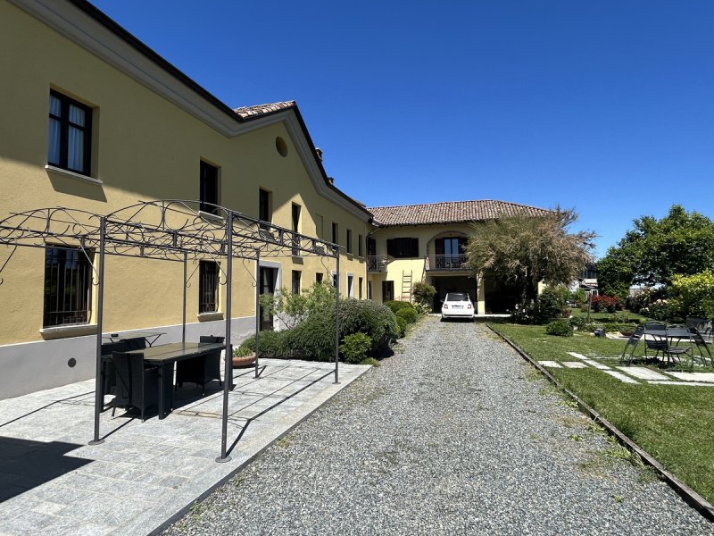 Villa in Canelli