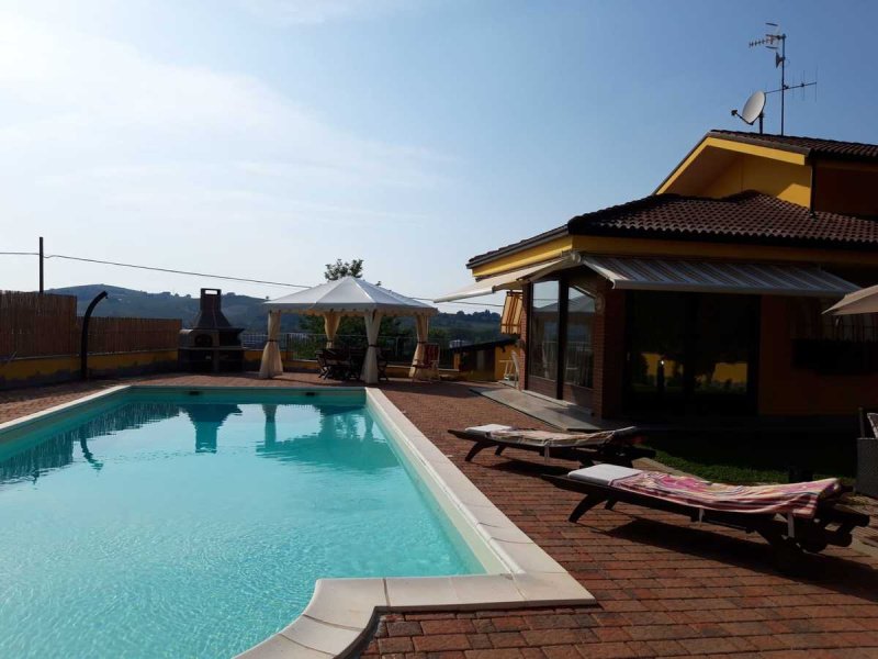 Villa a Nizza Monferrato