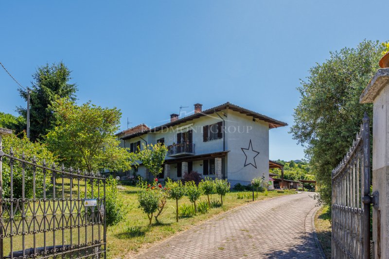 Villa à Canelli