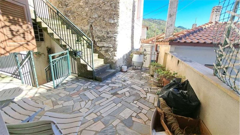 Huis in Castelvecchio di Rocca Barbena