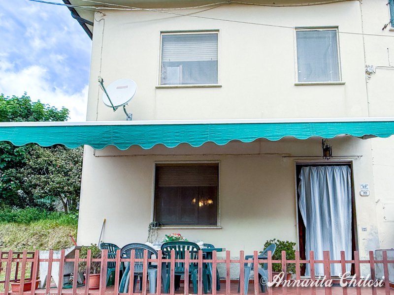 Half-vrijstaande woning in Camaiore