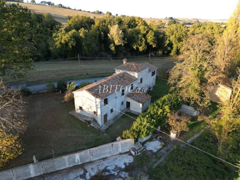 Bauernhaus in Arcevia