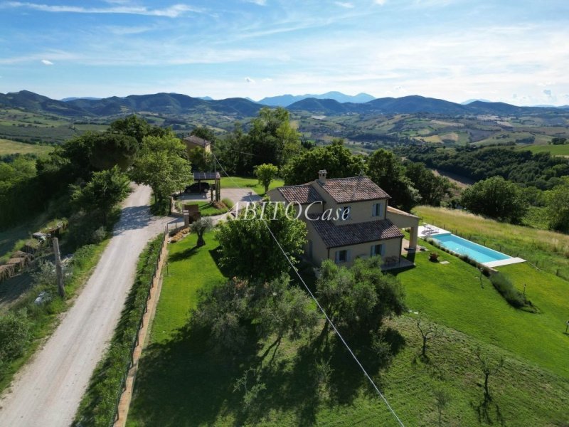 Farmhouse in Montecarotto